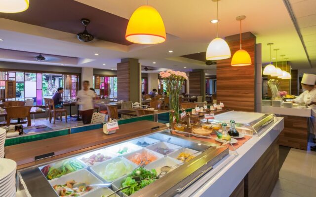 Patong Beach Hotel (SHA Extra Plus)