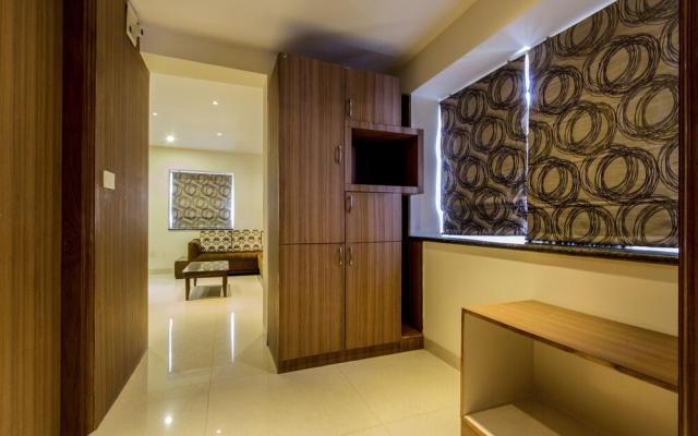 Fabhotel Hiland Suites