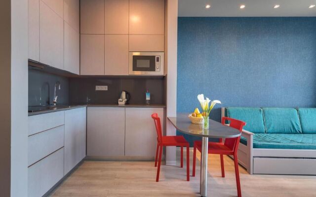 The Views Monumental