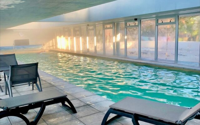 2 bed apartment Ocean Drive Country Bldg
