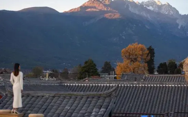 Yulong Qiyunli Designer Homestay