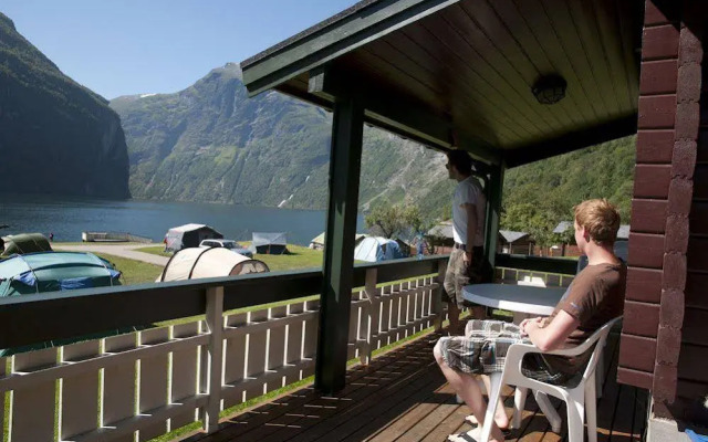 Grande Hytteutleige og Camping