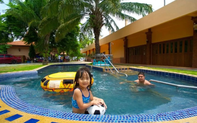 Boom Boom Beach Resort Laem Sing