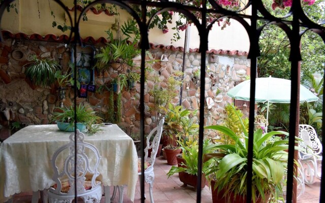 Hostal Casa Las Flores TRINIDAD
