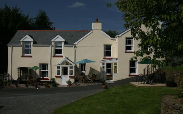 Nightingails Hotel