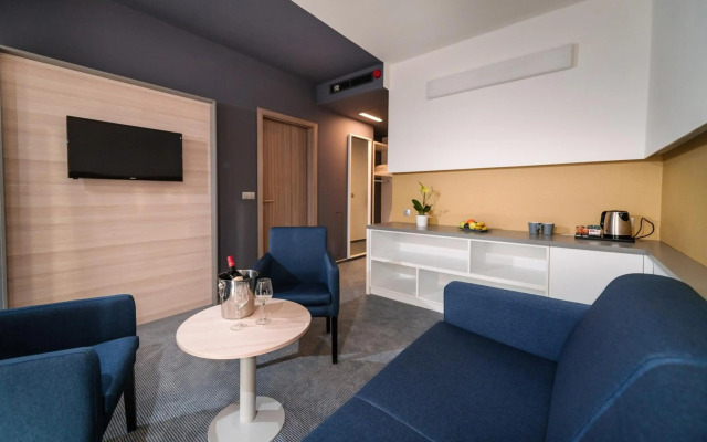 Hotel Yacht Wellness & Business