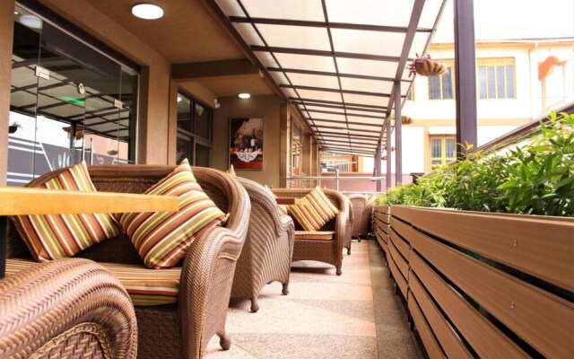 Hera Hotel