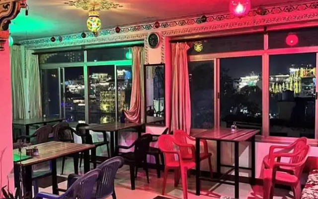 Nukkad Guest House Near City Palace Udaipur