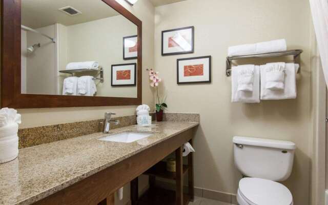 Comfort Suites Tulsa Central