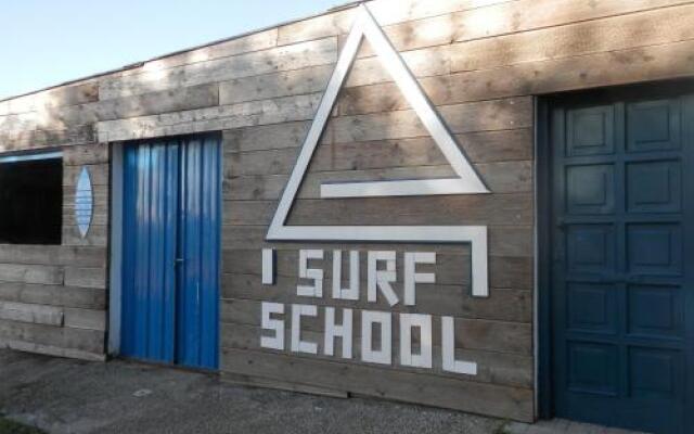 H.A.N.D. Surf Hostel