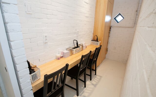 Mir Guesthouse - Hostel