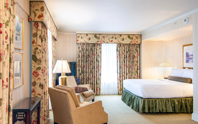 Mayflower Park Hotel