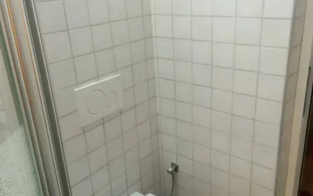 Downtown Apartment With Private Yard YR1