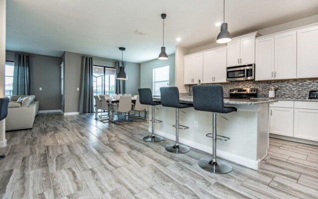 Amazing House! - Solterra - 5476SC