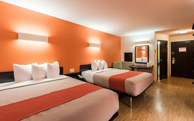 Motel 6 Moosomin, SK