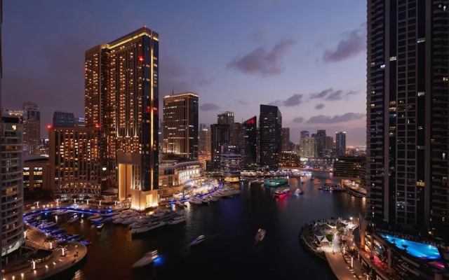 Fantastay Continental Towers