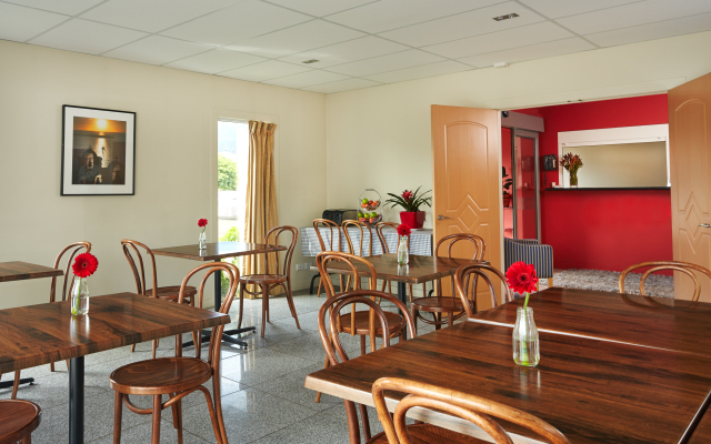 Saxton Lodge