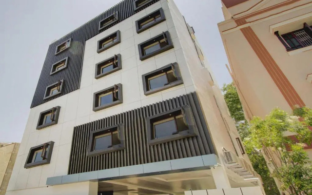 V Hotel by OYO Rooms