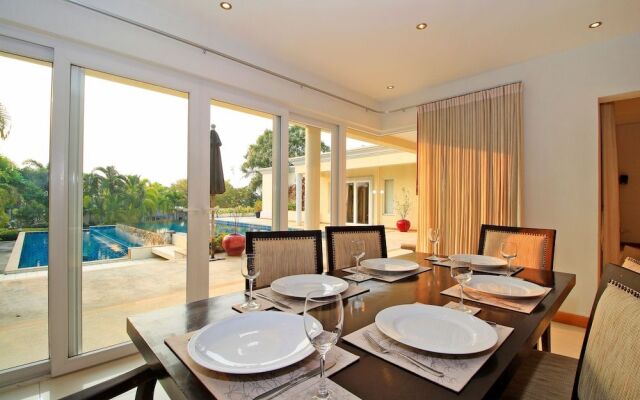 Pattaya Sunset Villa 4 Bedroom Sleeps 8