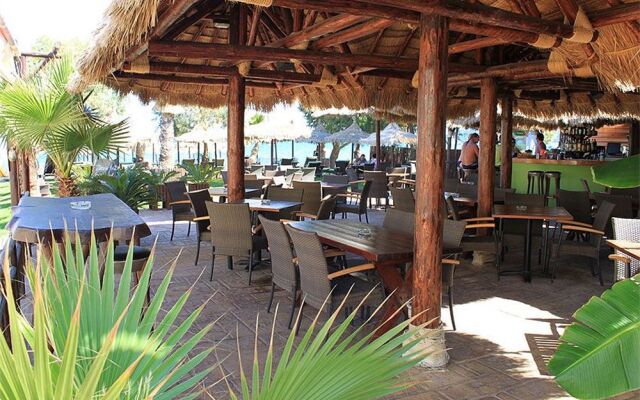Panos Beach Hotel