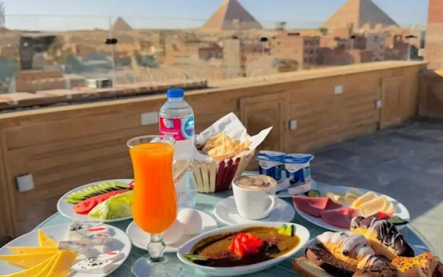 Crown Pyramids View Hotel