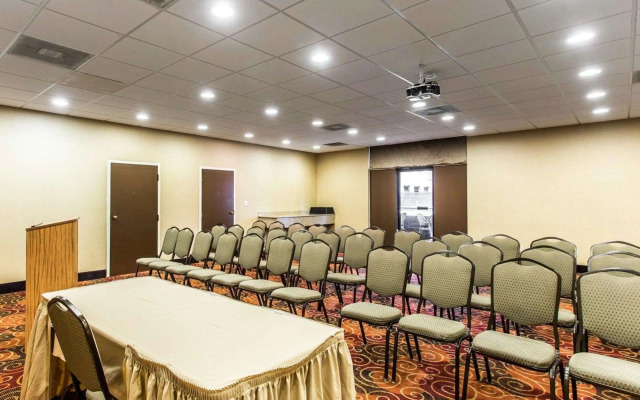 Quality Suites Hickory South