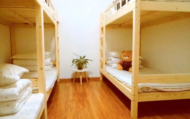 Wuhan Time On The Way Hostel