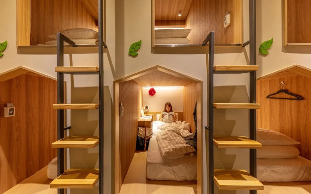 CHO Stay Capsule Hotel - Taoyuan Airport T2