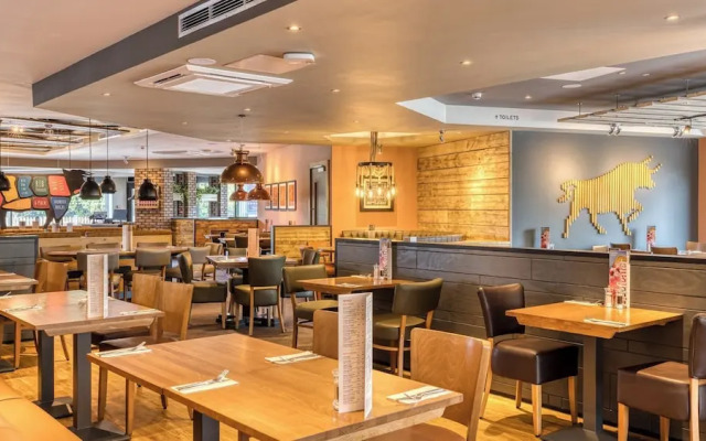 Premier Inn Bristol Parkway - M32