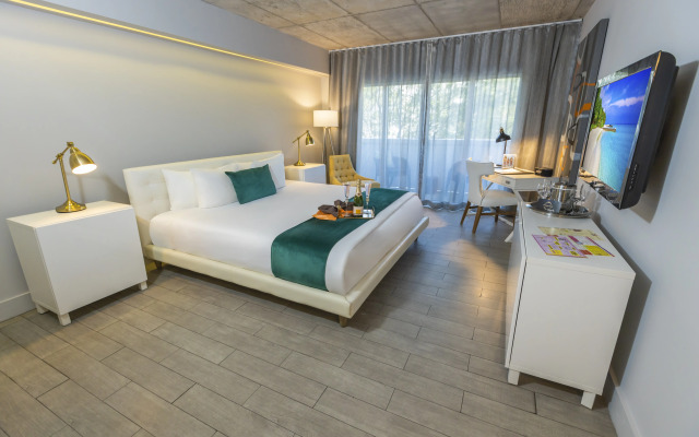 Riviera Hotel South Beach