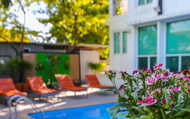 Crystal Suites Suvarnabhumi Airport