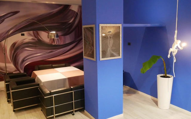 Blue Shades Aparthotel