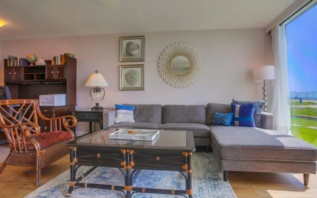 Remodeled Beachfront Condo With Pool and Beach Access Dmst14 by Redawning