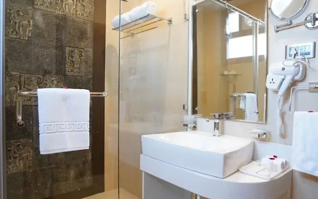 Hotel Millenia Regency