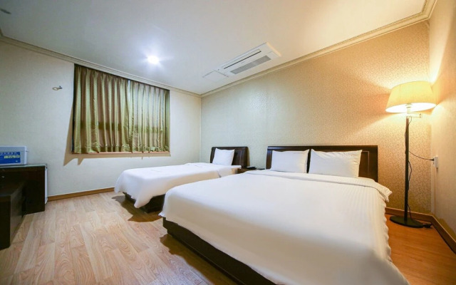 Miryang Tourist Hotel