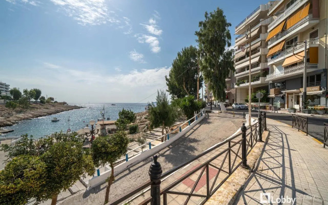 La Mer Apartment by LobbySquare