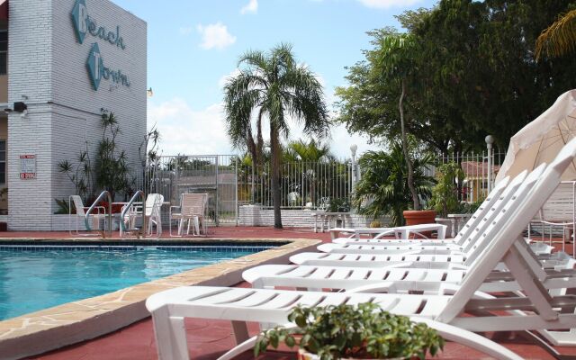 Beach and Town Motel