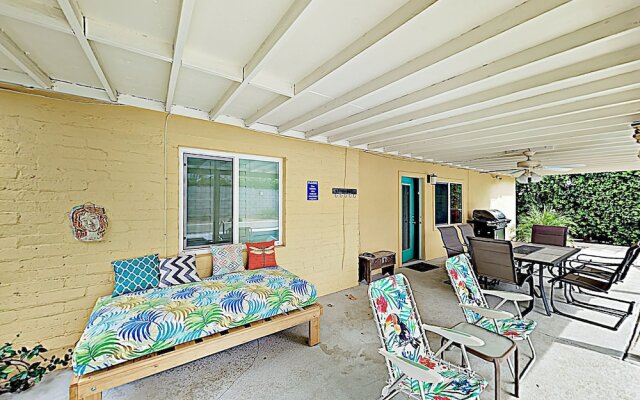 New Listing! Movie Colony Oasis W/ Pool & Spa 3 Bedroom Home