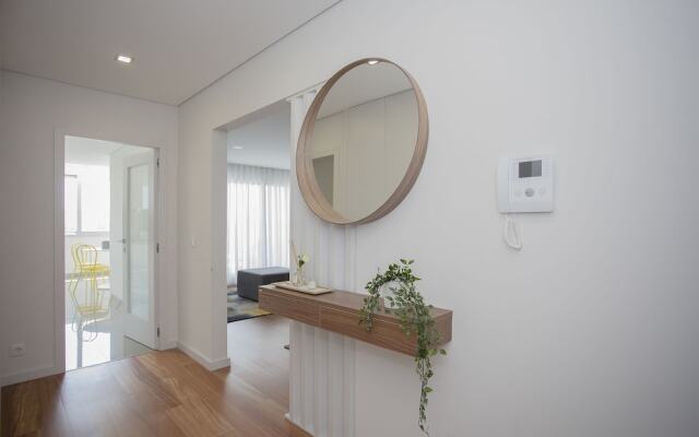 Liiiving -Luxury River View Apartment IV