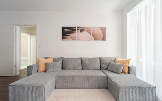 WestSide Garden Apartments by Urbanrent