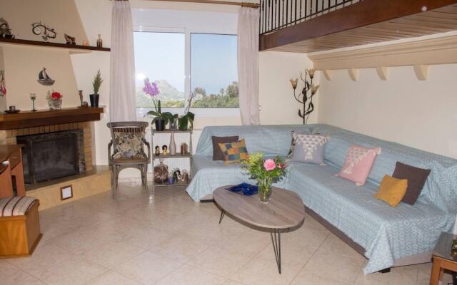 Spacious, Modern Villa in Asomatos, Crete, Greece