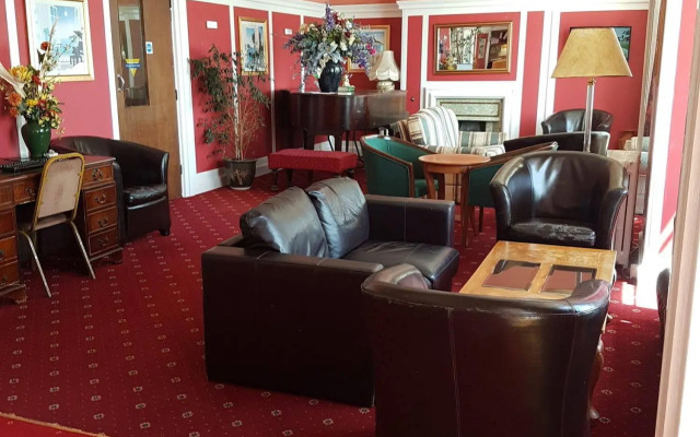 OYO The Southcliff Hotel