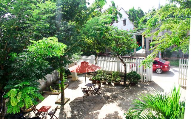 Apricot Homestay