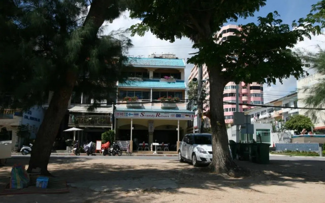 Beachfront Hotel Cha Am
