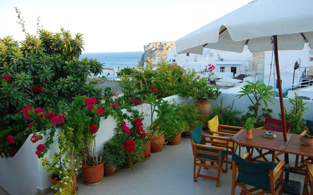 Erato Apartments