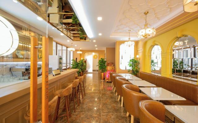 La Fleur Premium Central Apartment