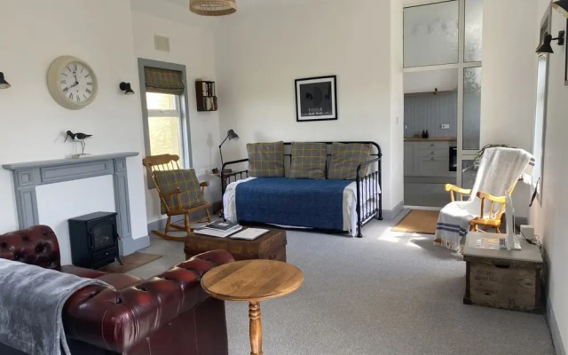 Kirkapol Beach Sleeps 4 With Dog Access