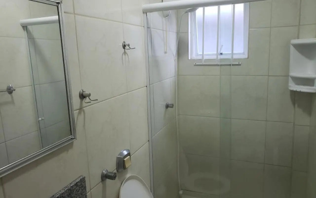 Apto 1 quarto, Centro de Bombinhas, 130 metros da praia.