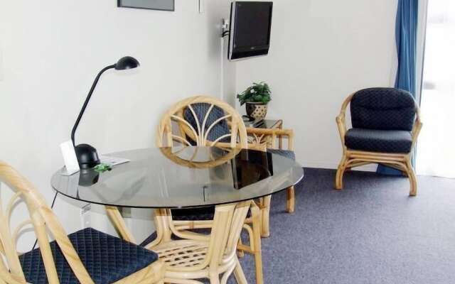 Sails Motor Inn