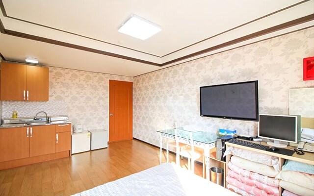 Yangyanghaemajigil Condominium